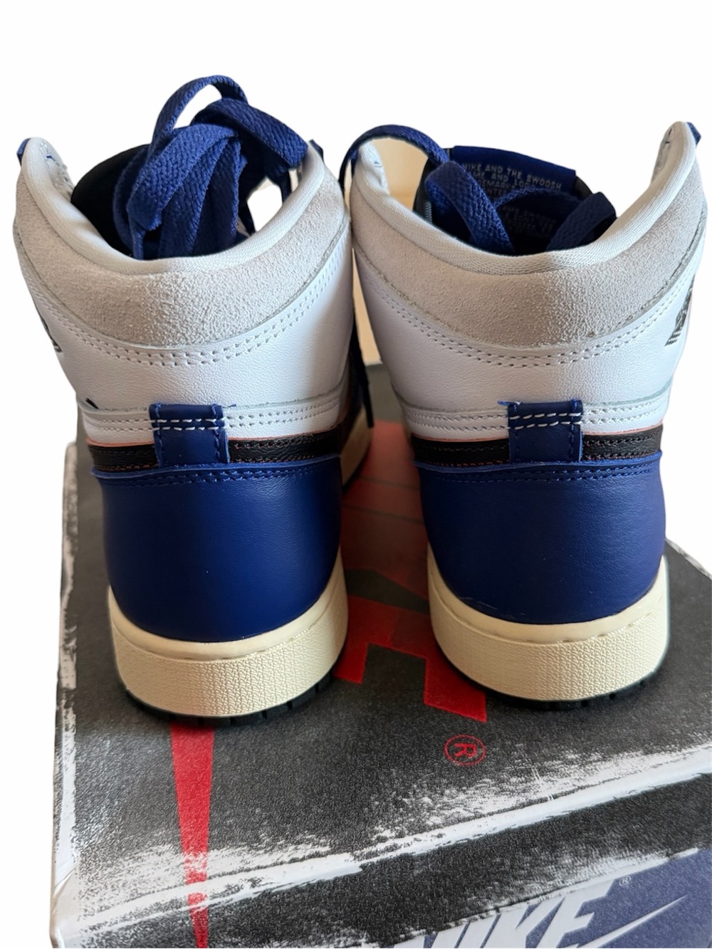 AIR JORDAN 1 RETRO HIGH OG "RARE AIR" BIG KIDS 6.5Y = 8 Women’s - Picture 11 of 15
